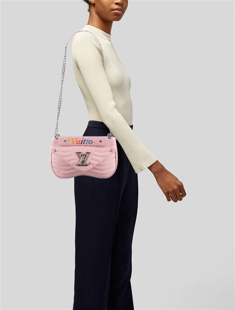 louis vuitton new wave chain bag pink